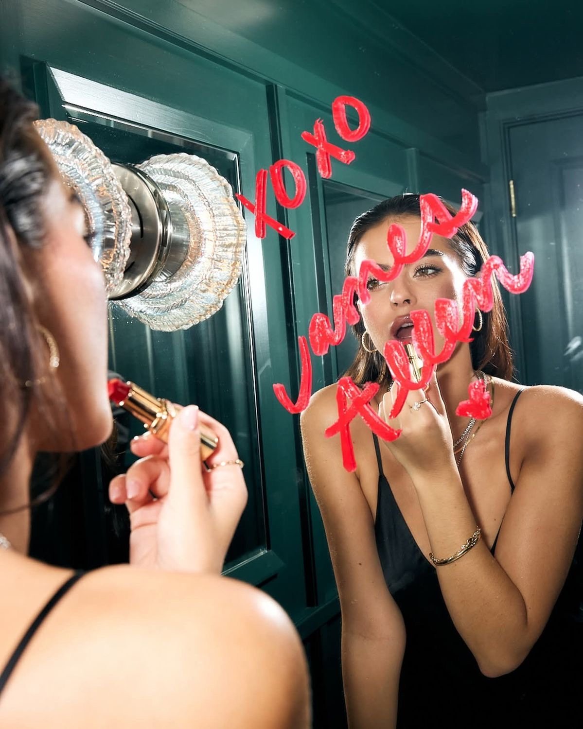 Lipstick on a mirror: xoxo